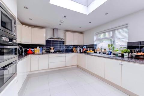 5 bedroom terraced house for sale, Manor Road North, Surrey KT7