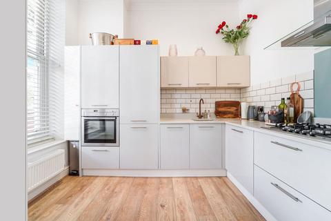 2 bedroom flat for sale, Langley Road, Surbiton KT6