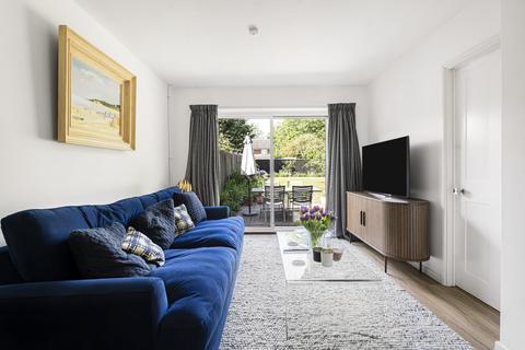 15 Ashmead Drive, Hardwick, Cambridge, CB23 7XT
