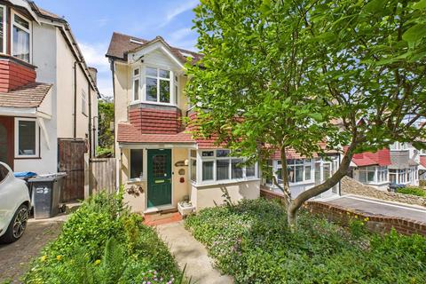 Frensham Road, Kenley CR8