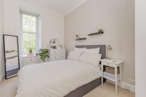 5/4 Connaught Place, Edinburgh, EH6 4QT