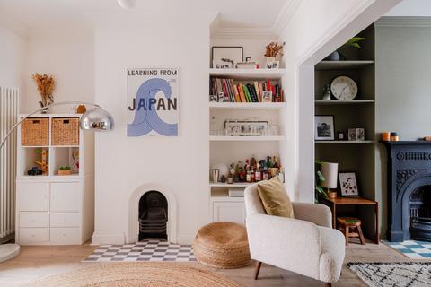 105 Farmer Road, London, E10 5DJ