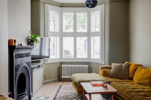 105 Farmer Road, London, E10 5DJ