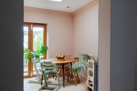 105 Farmer Road, London, E10 5DJ