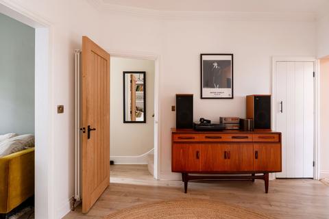 105 Farmer Road, London, E10 5DJ