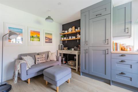undefined, Clos Gwrgi, Cardiff CF23