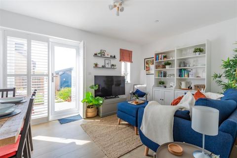 undefined, Clos Gwrgi, Cardiff CF23