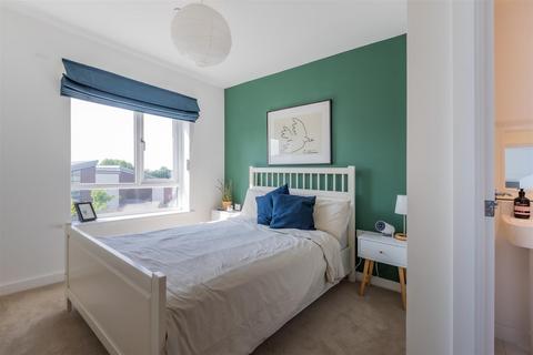 undefined, Clos Gwrgi, Cardiff CF23