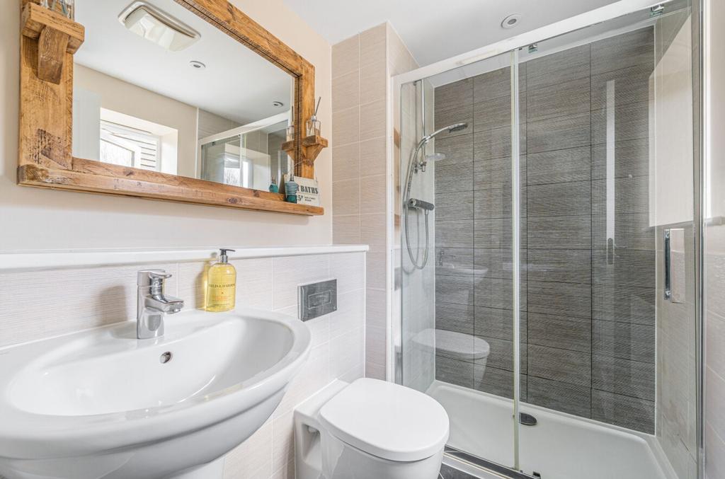 Bed One Ensuite