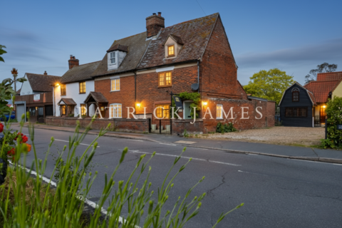 3 bedroom end of terrace house for sale, Great Oakley, Essex