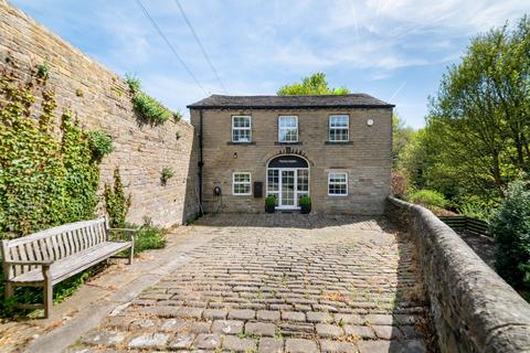 3 bedroom semi-detached house for sale, North Road, Kirkburton, HD8