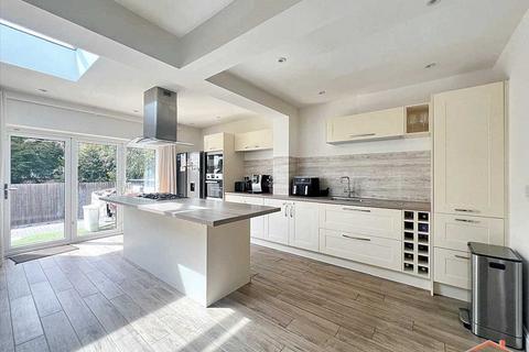4 bedroom semi-detached house for sale, Drummond Drive, Stanmore
