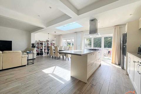 4 bedroom semi-detached house for sale, Drummond Drive, Stanmore