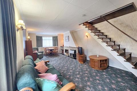 2 bedroom detached house for sale, Park Road, Ryde, PO33 2BG
