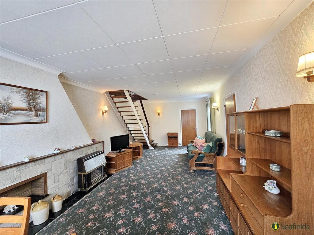 Sitting/Dining Room