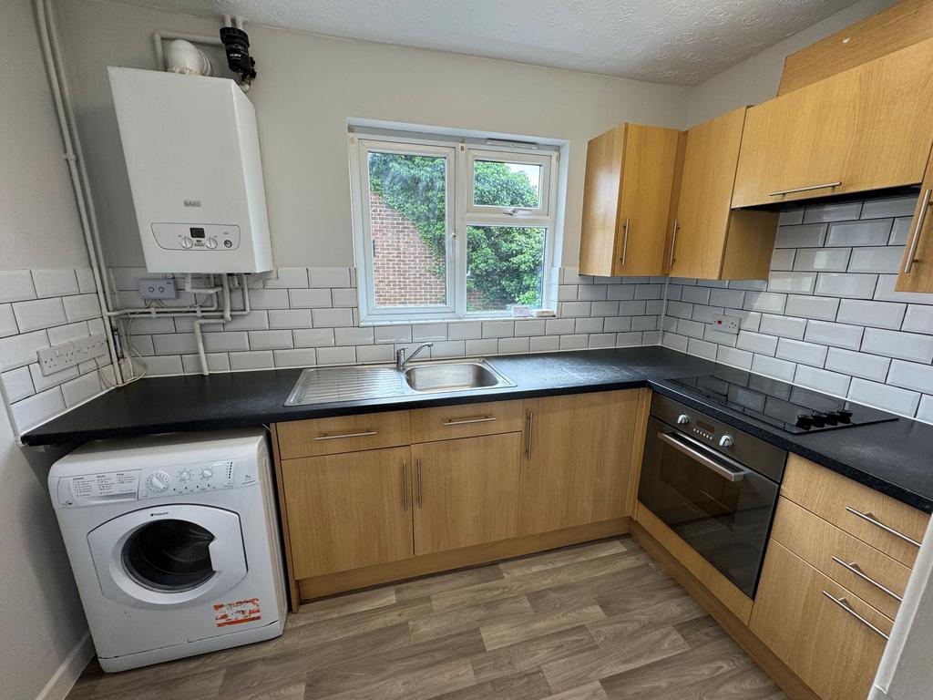 Kitchen with oven/hob