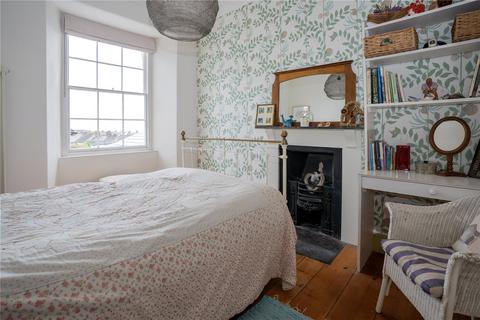 3 Cornwall Terrace, Penzance, TR18 4HN