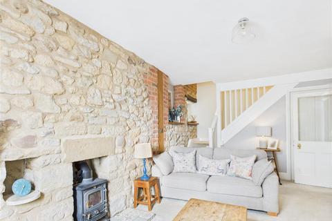 16 Firthland Road, Pickering, YO18 8BZ