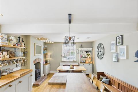 16 Firthland Road, Pickering, YO18 8BZ