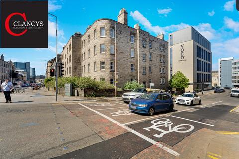 8/6 Dewar Place, Edinburgh, EH3 8ED