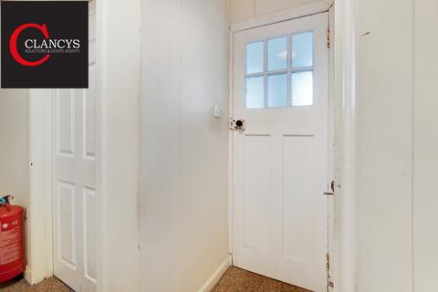 8/6 Dewar Place, Edinburgh, EH3 8ED