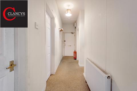8/6 Dewar Place, Edinburgh, EH3 8ED