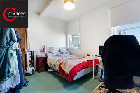 8/6 Dewar Place, Edinburgh, EH3 8ED