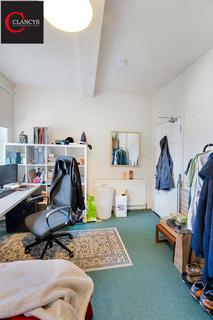 8/6 Dewar Place, Edinburgh, EH3 8ED