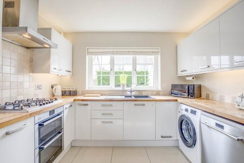 3 bedroom detached house for sale, Pineapple Road, Amersham