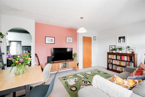 93 Chamberlain Place, London, E17 6AZ