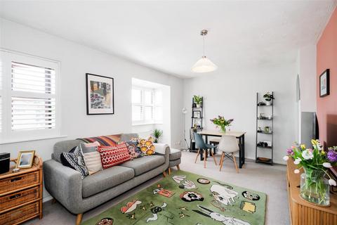 93 Chamberlain Place, London, E17 6AZ