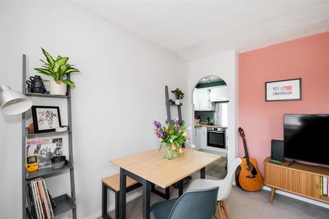 93 Chamberlain Place, London, E17 6AZ