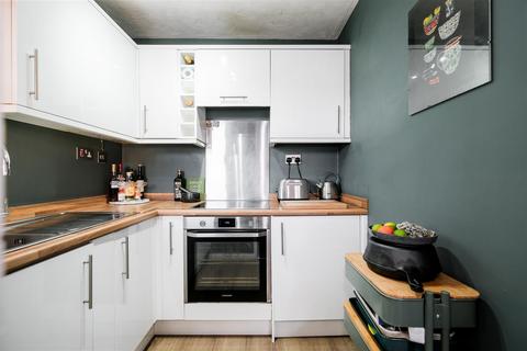 93 Chamberlain Place, London, E17 6AZ