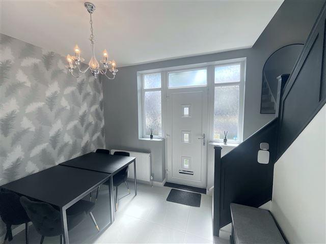 Hallway/dining area