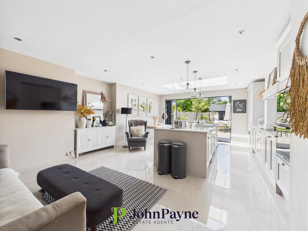 Kitchen/Living Area