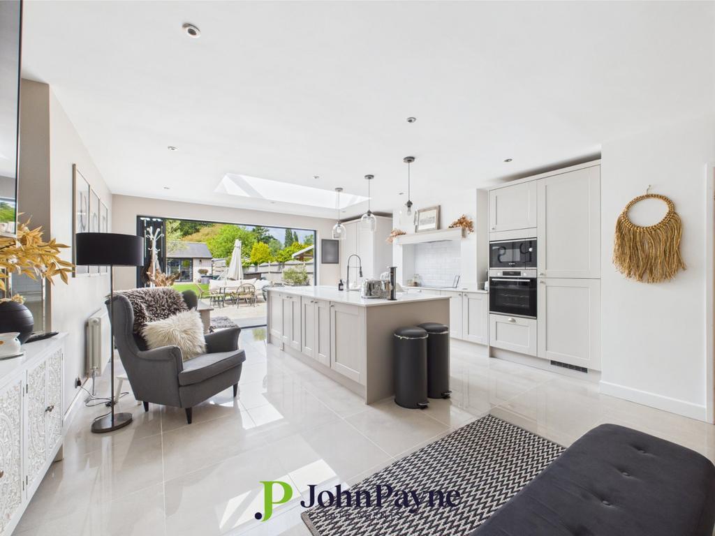 Kitchen/Living Area