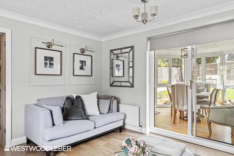 37 Heathgate, Hertford Heath, Hertford, SG13 7PL