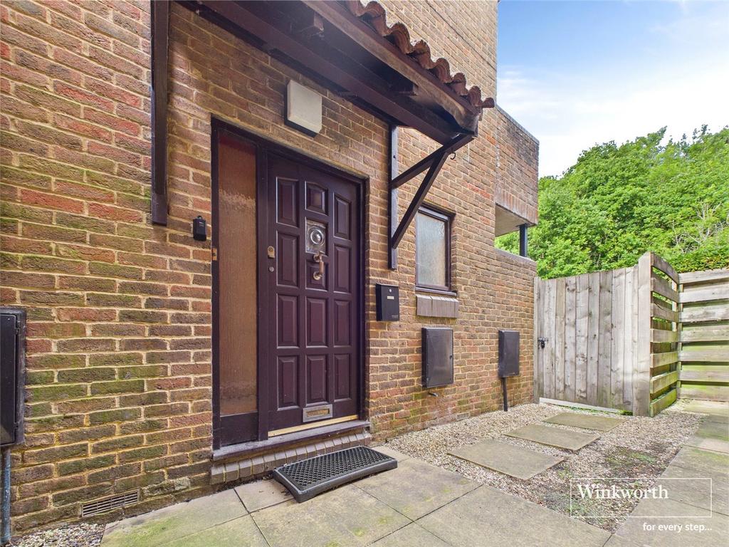 Tylers Place, Tilehurst, Reading... Studio for sale - £155,000