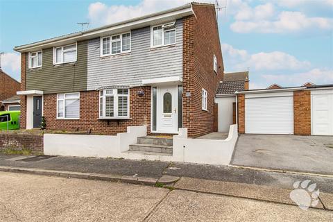 2 Bradbourne Way, Pitsea, Basildon, SS13 2DW
