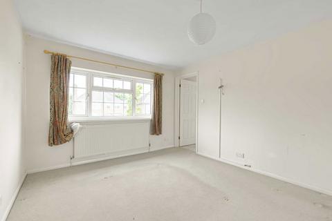 42 Cleves Way, Hampton, TW12 2PL