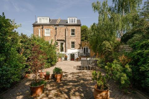 38 Tudor Road, Kingston Upon Thames, KT2 6AS