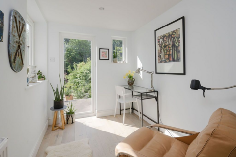 38 Tudor Road, Kingston Upon Thames, KT2 6AS