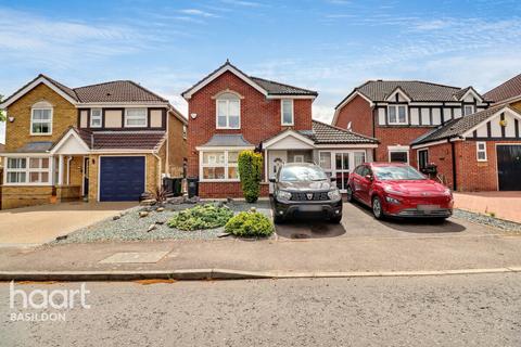 14 Aylesbury Drive, Langdon Hills, Basildon, SS16 6UL