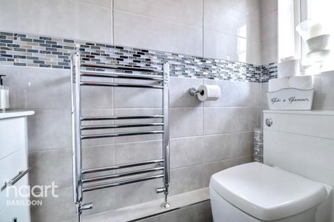 14 Aylesbury Drive, Langdon Hills, Basildon, SS16 6UL