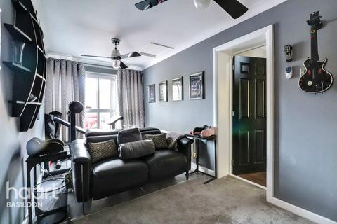 14 Aylesbury Drive, Langdon Hills, Basildon, SS16 6UL