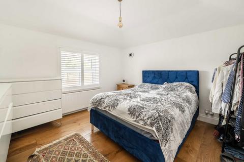 2 bedroom detached house for sale, Upper Sunbury Road, Hampton TW12