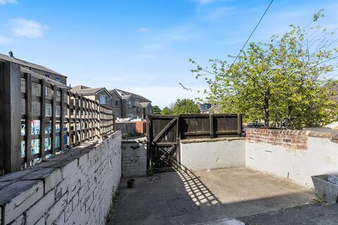 undefined, Wellington Street, Huddersfield HD3