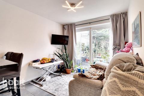 undefined, Phoenix Road, Chatham