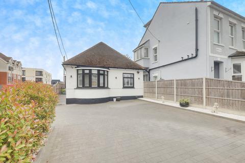 2 bedroom detached bungalow for sale, Oak Road North, Benfleet, SS7