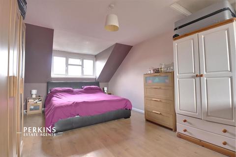 3 bedroom semi-detached house for sale, Greenford, UB6